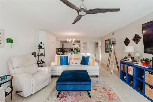 208 MARINER DRIVE 208, Tarpon Springs, FL 34689