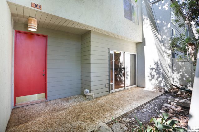3102 Eisenhauer Rd Apt B16, San Antonio, TX 78209