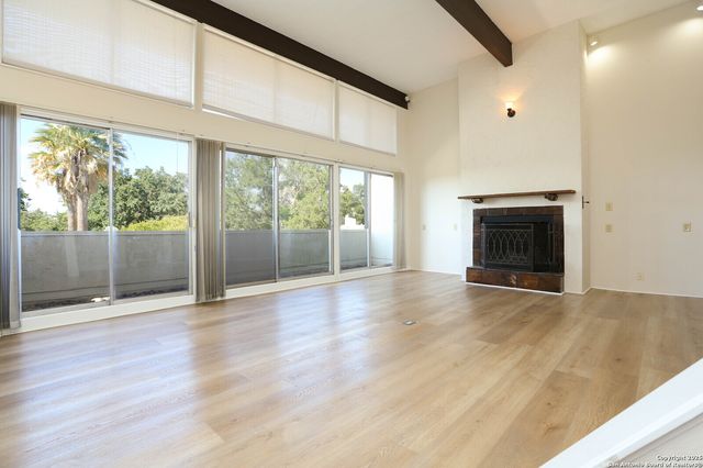 3102 Eisenhauer Rd Apt B16, San Antonio, TX 78209