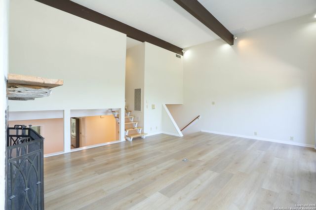 3102 Eisenhauer Rd Apt B16, San Antonio, TX 78209
