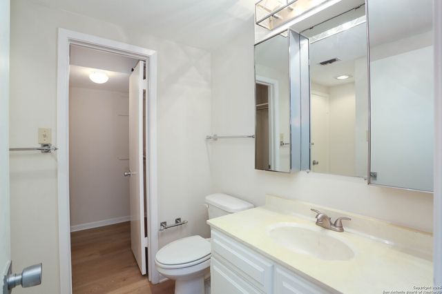 3102 Eisenhauer Rd Apt B16, San Antonio, TX 78209