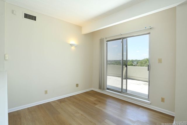 3102 Eisenhauer Rd Apt B16, San Antonio, TX 78209