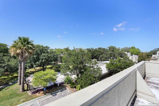 3102 Eisenhauer Rd Apt B16, San Antonio, TX 78209