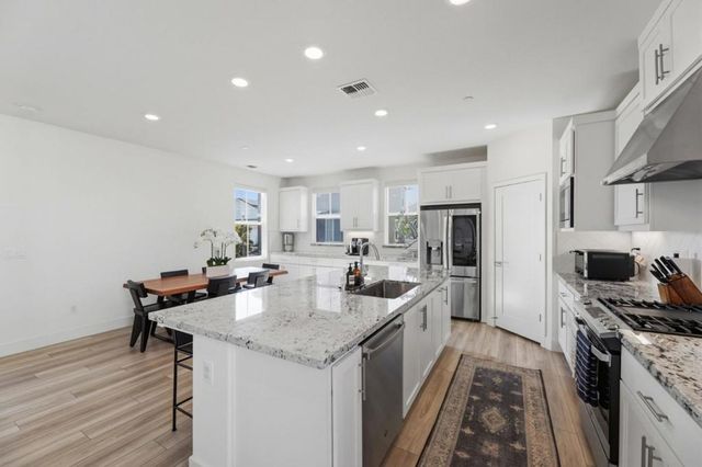 9263 Vista Cove Way, Newark, CA 94560