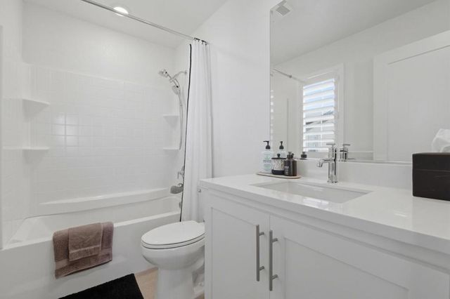 9263 Vista Cove Way, Newark, CA 94560