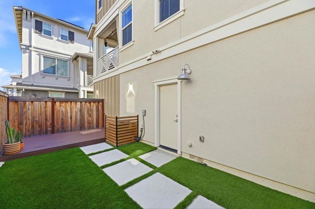 9263 Vista Cove Way, Newark, CA 94560