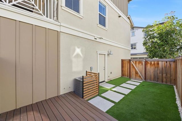 9263 Vista Cove Way, Newark, CA 94560