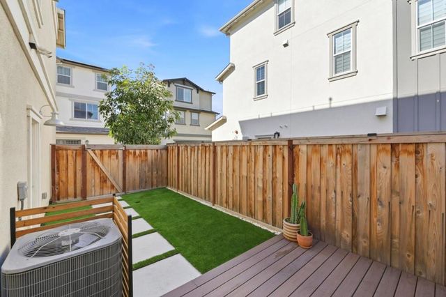 9263 Vista Cove Way, Newark, CA 94560