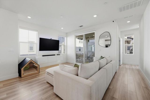 9263 Vista Cove Way, Newark, CA 94560