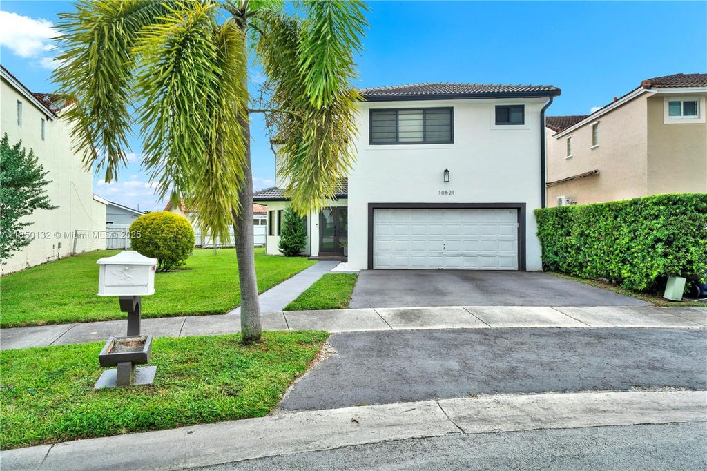 10521 SW 67th St, Miami, FL 33173