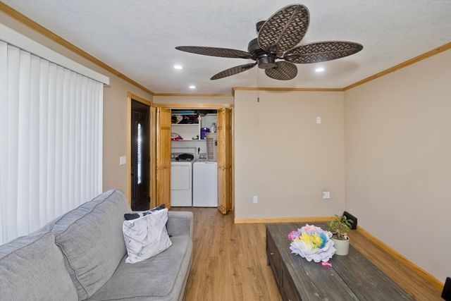 10 View St, Holyoke, MA 01040