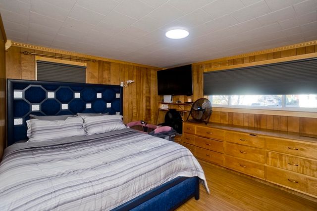 10 View St, Holyoke, MA 01040