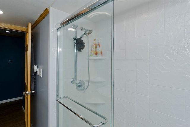 10 View St, Holyoke, MA 01040