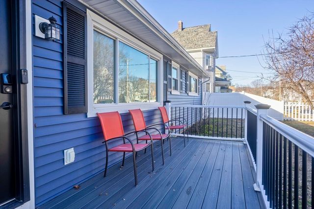 10 View St, Holyoke, MA 01040