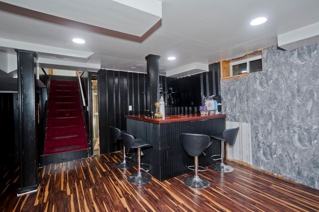 10 View St, Holyoke, MA 01040