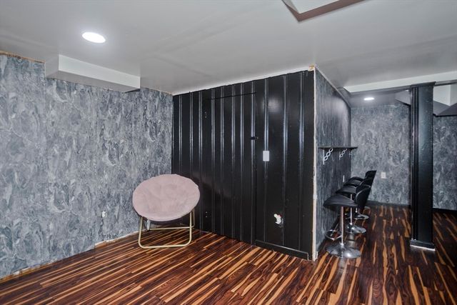 10 View St, Holyoke, MA 01040