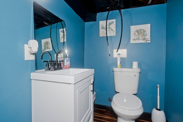 10 View St, Holyoke, MA 01040