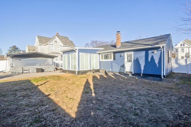 10 View St, Holyoke, MA 01040