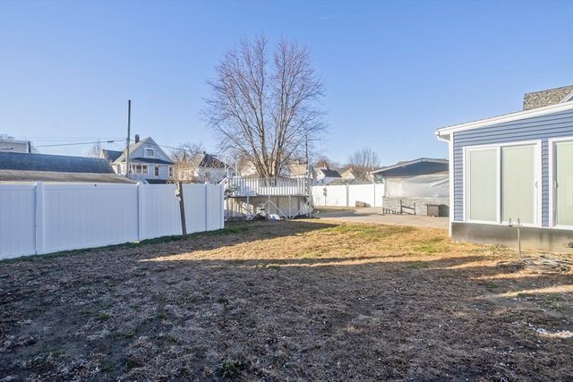 10 View St, Holyoke, MA 01040