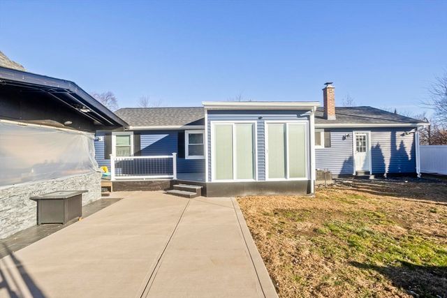 10 View St, Holyoke, MA 01040