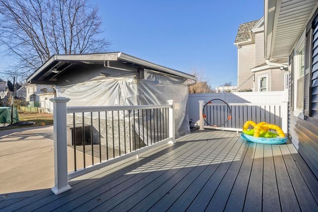 10 View St, Holyoke, MA 01040