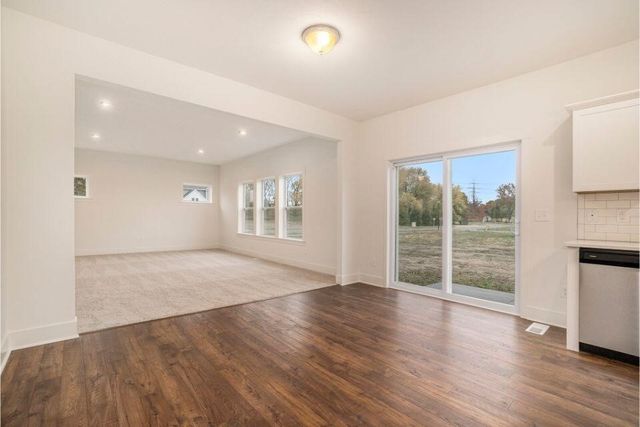 9392 Snow Valley Drive, Alto, MI 49302