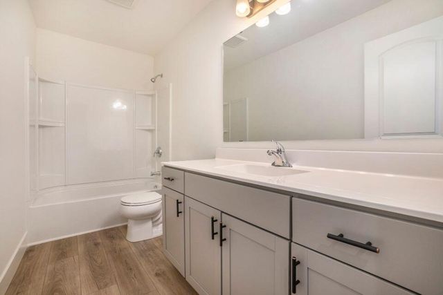 9392 Snow Valley Drive, Alto, MI 49302