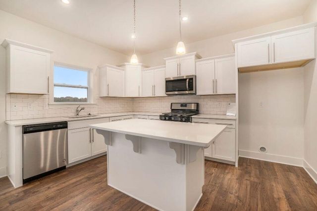 9392 Snow Valley Drive, Alto, MI 49302