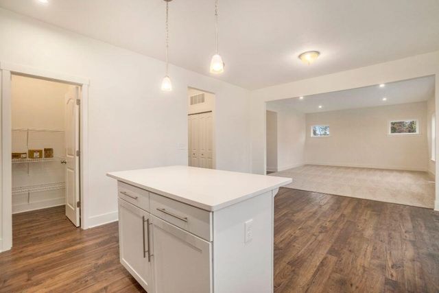 9392 Snow Valley Drive, Alto, MI 49302