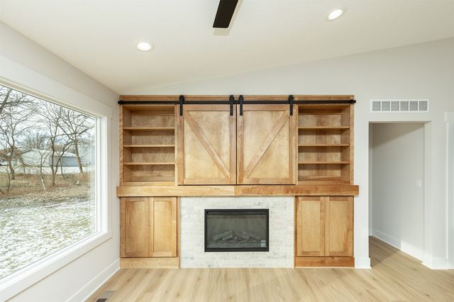 2390 Emma Avenue, Des Moines, IA 50321