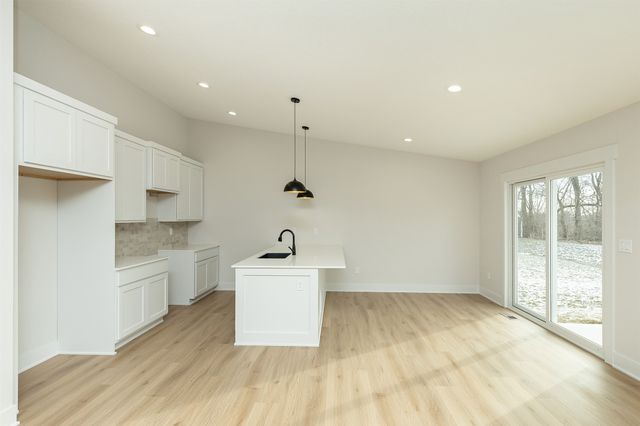 2390 Emma Avenue, Des Moines, IA 50321