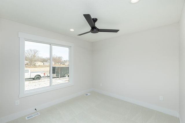 2390 Emma Avenue, Des Moines, IA 50321