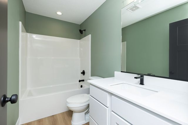 2390 Emma Avenue, Des Moines, IA 50321