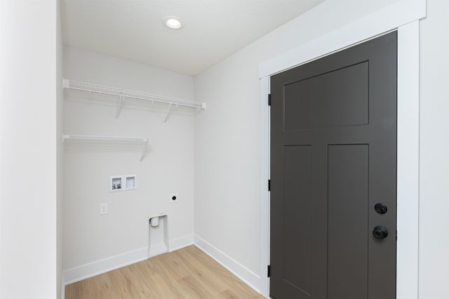 2390 Emma Avenue, Des Moines, IA 50321