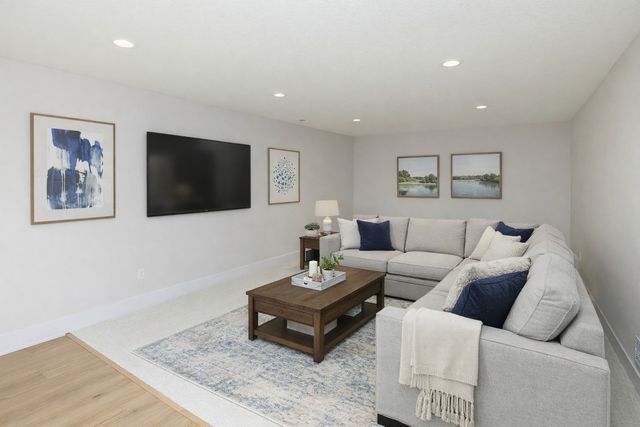 2390 Emma Avenue, Des Moines, IA 50321