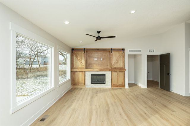 2390 Emma Avenue, Des Moines, IA 50321