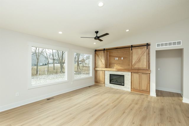 2390 Emma Avenue, Des Moines, IA 50321