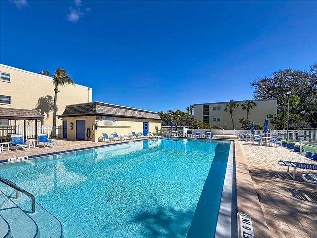 11485 OAKHURST ROAD 206, Largo, FL 33774