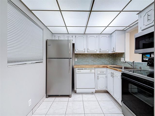 11485 OAKHURST ROAD 206, Largo, FL 33774