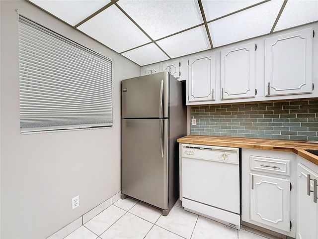 11485 OAKHURST ROAD 206, Largo, FL 33774