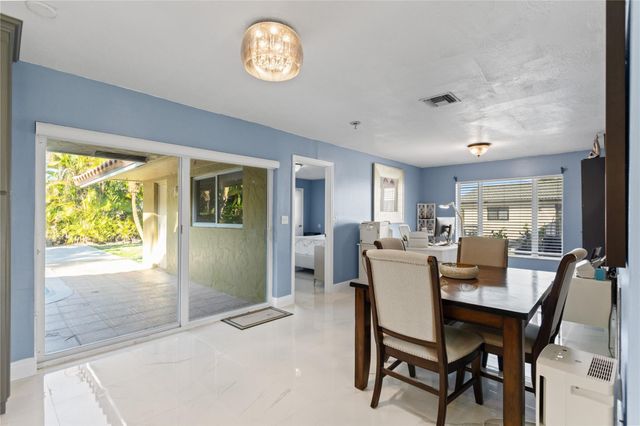 11305 NW 38th St, Coral Springs, FL 33065