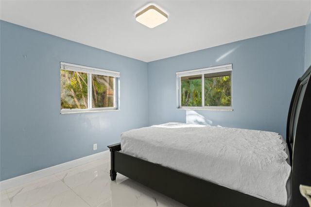 11305 NW 38th St, Coral Springs, FL 33065