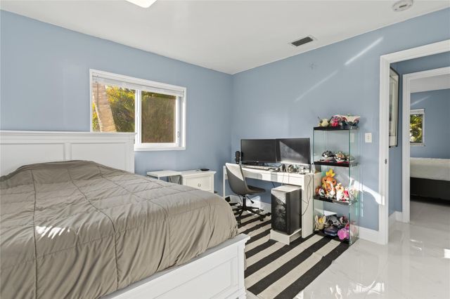 11305 NW 38th St, Coral Springs, FL 33065