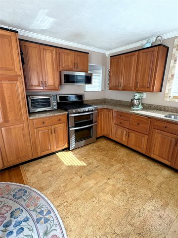 920 OAKMONT Avenue, Erie, PA 16505