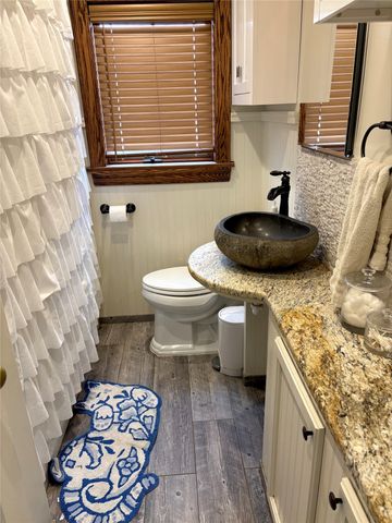 920 OAKMONT Avenue, Erie, PA 16505