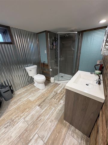 920 OAKMONT Avenue, Erie, PA 16505