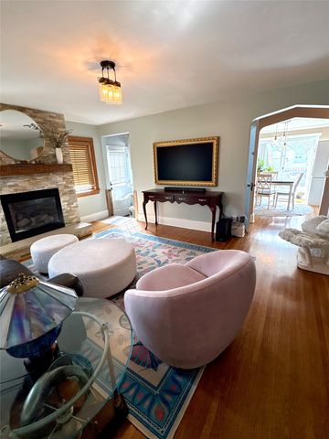 920 OAKMONT Avenue, Erie, PA 16505