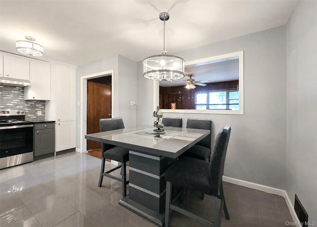 27 Halsey Street, Port Jefferson Station, NY 11776 — photo 4