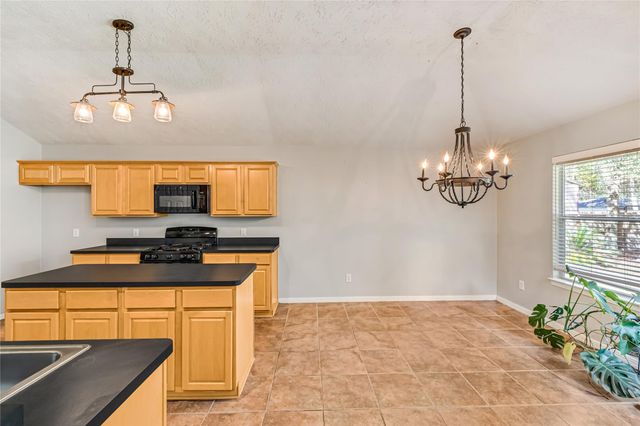 914 Mesquite Drive, Magnolia, TX 77354