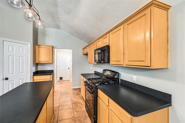 914 Mesquite Drive, Magnolia, TX 77354